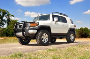 Toyota FJ Cruiser Suspension Lift Kit - Rough Country - 3 Inch Lift Kit - Red - '07-'14